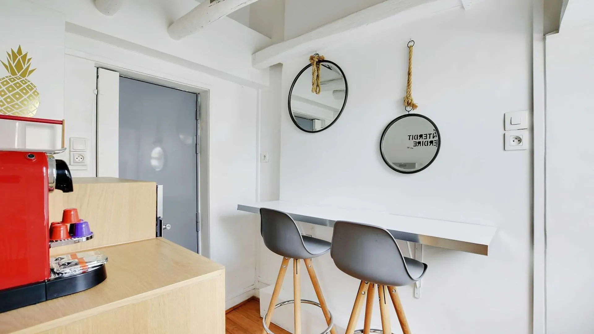 Apartment Charming Residence Under Roof Paris Bastille