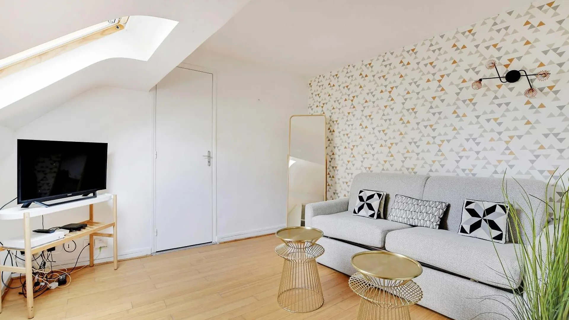 Charming Residence Under Roof Paris Bastille 0*,