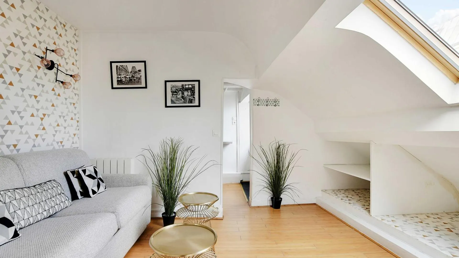 Charming Residence Under Roof Paris Bastille France